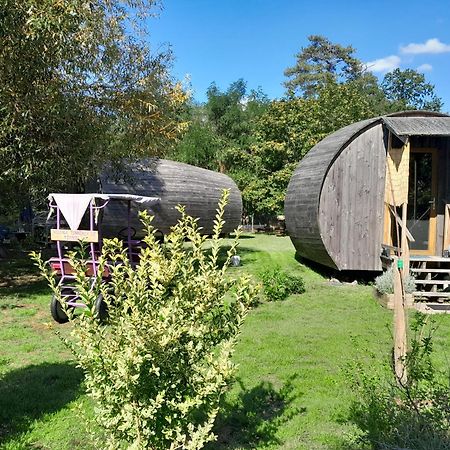 " Village Tonneaux De Tirpoil " Montilliers Exterior photo