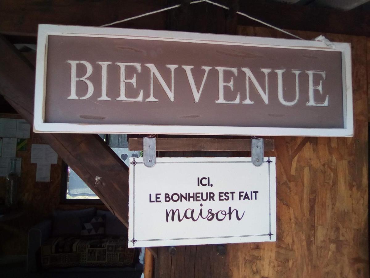 " Village Tonneaux De Tirpoil " Montilliers Exterior photo